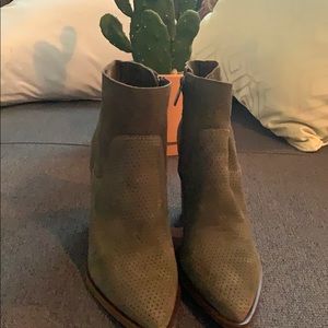 Vince Camuto